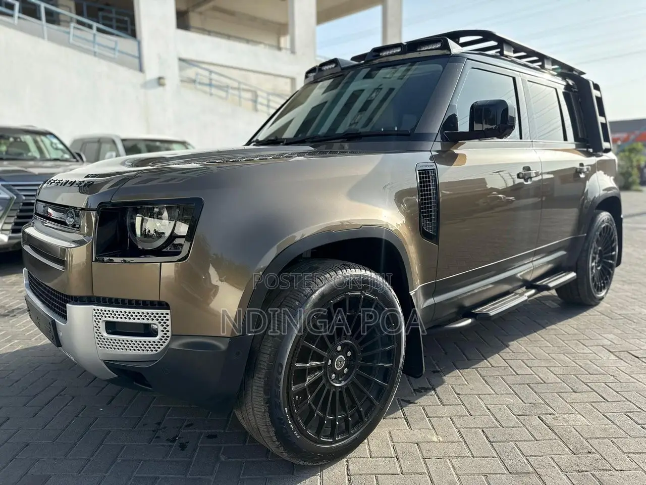 Land Rover Defender X-Dynamic SE 2023 Brown
