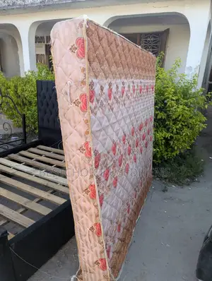 Godoro 6/6 Pekee Yake Kimetumika Kidogo Sana