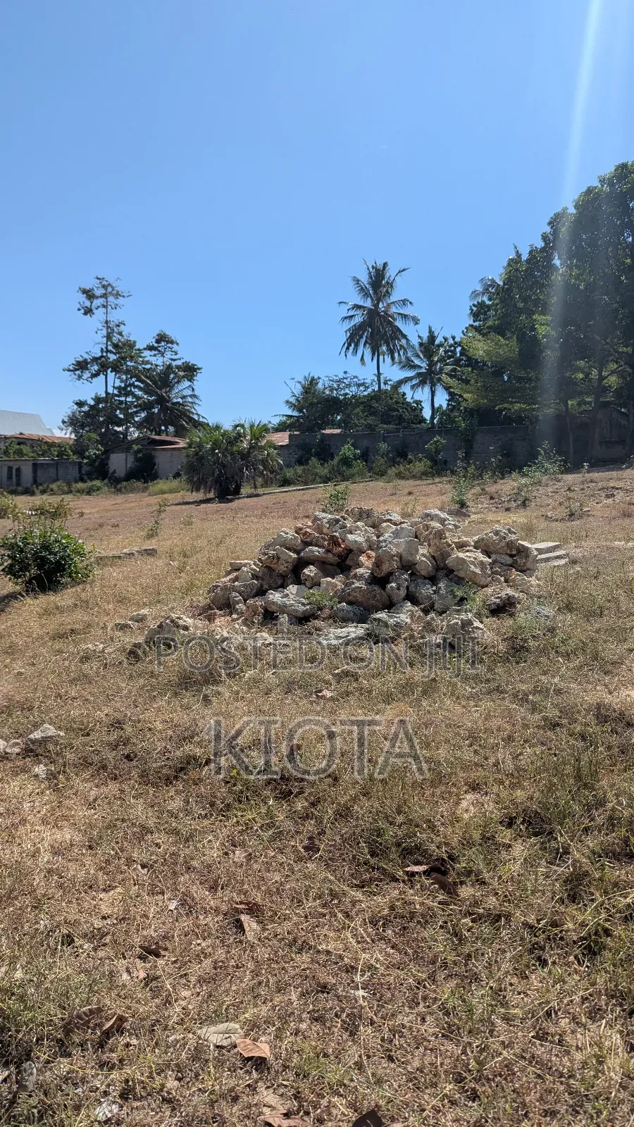 Salasala Kiwanja Nusu Eka Kasoro