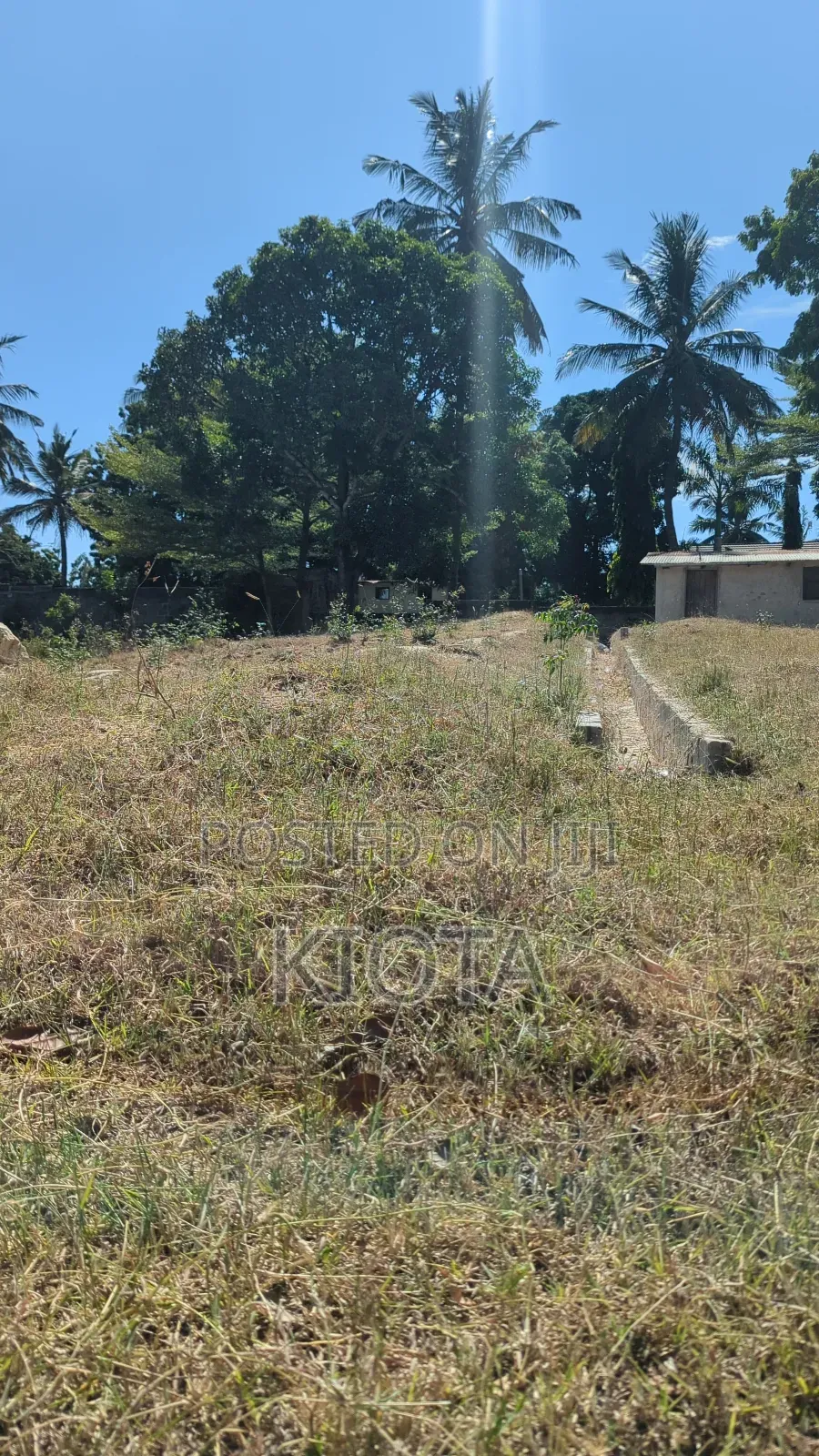 Salasala Kiwanja Nusu Eka Kasoro