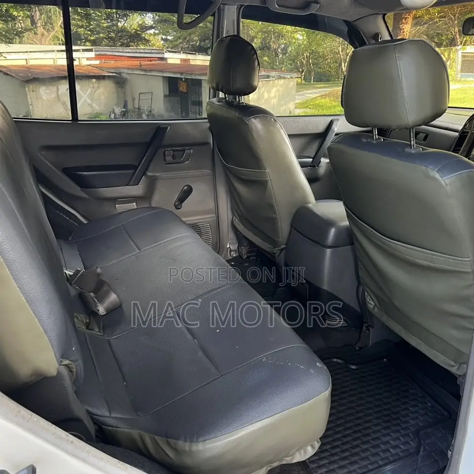 Mitsubishi Pajero 2005 White