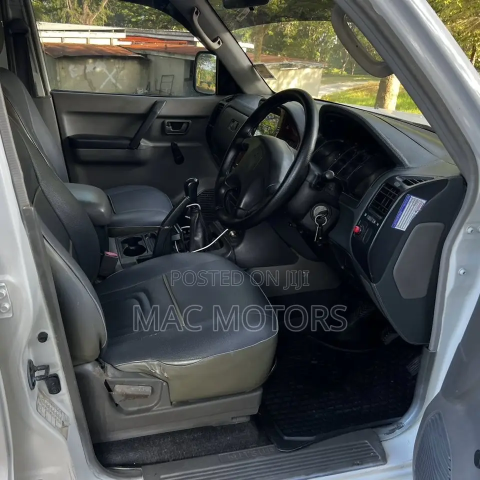 Mitsubishi Pajero 2005 White