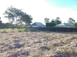 Eneo Lenye Ukubwa Wa SQMT 438 Linauzw Lipo Kerege Kwa Kiwete