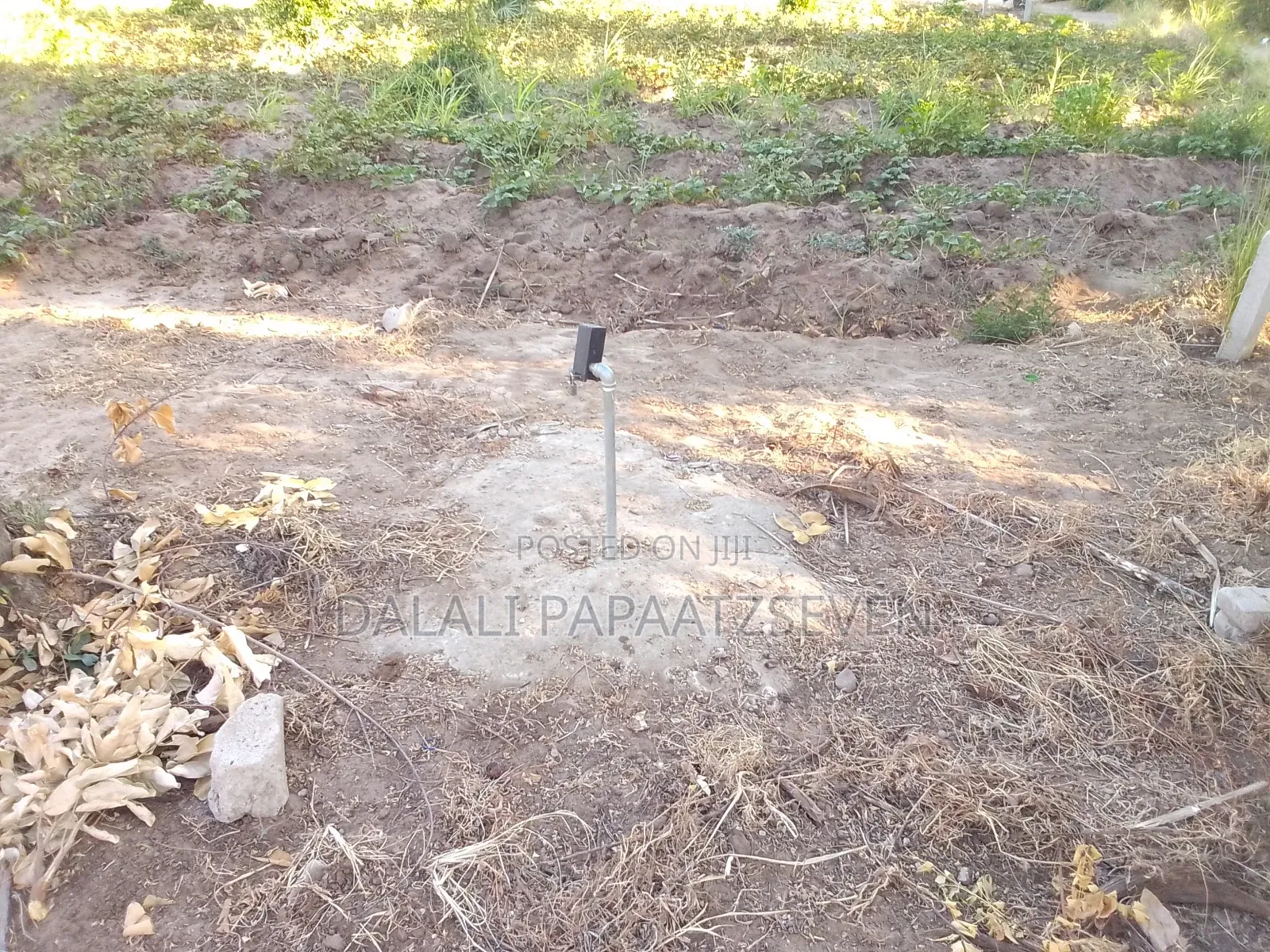 Eneo Lenye Ukubwa Wa SQMT 438 Linauzw Lipo Kerege Kwa Kiwete