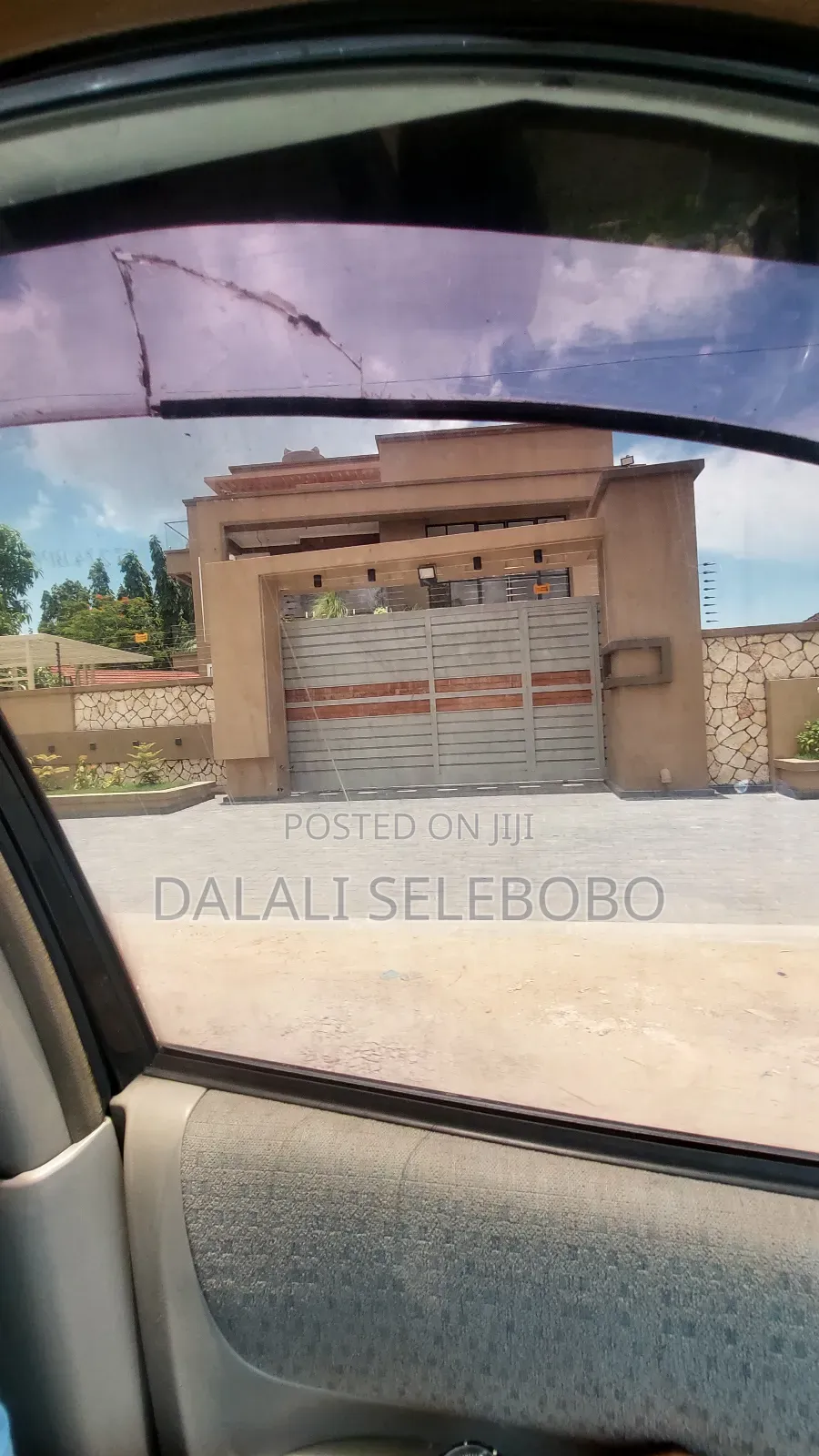 5bdrm Bungalow in Mbez Beach Makonde for sale