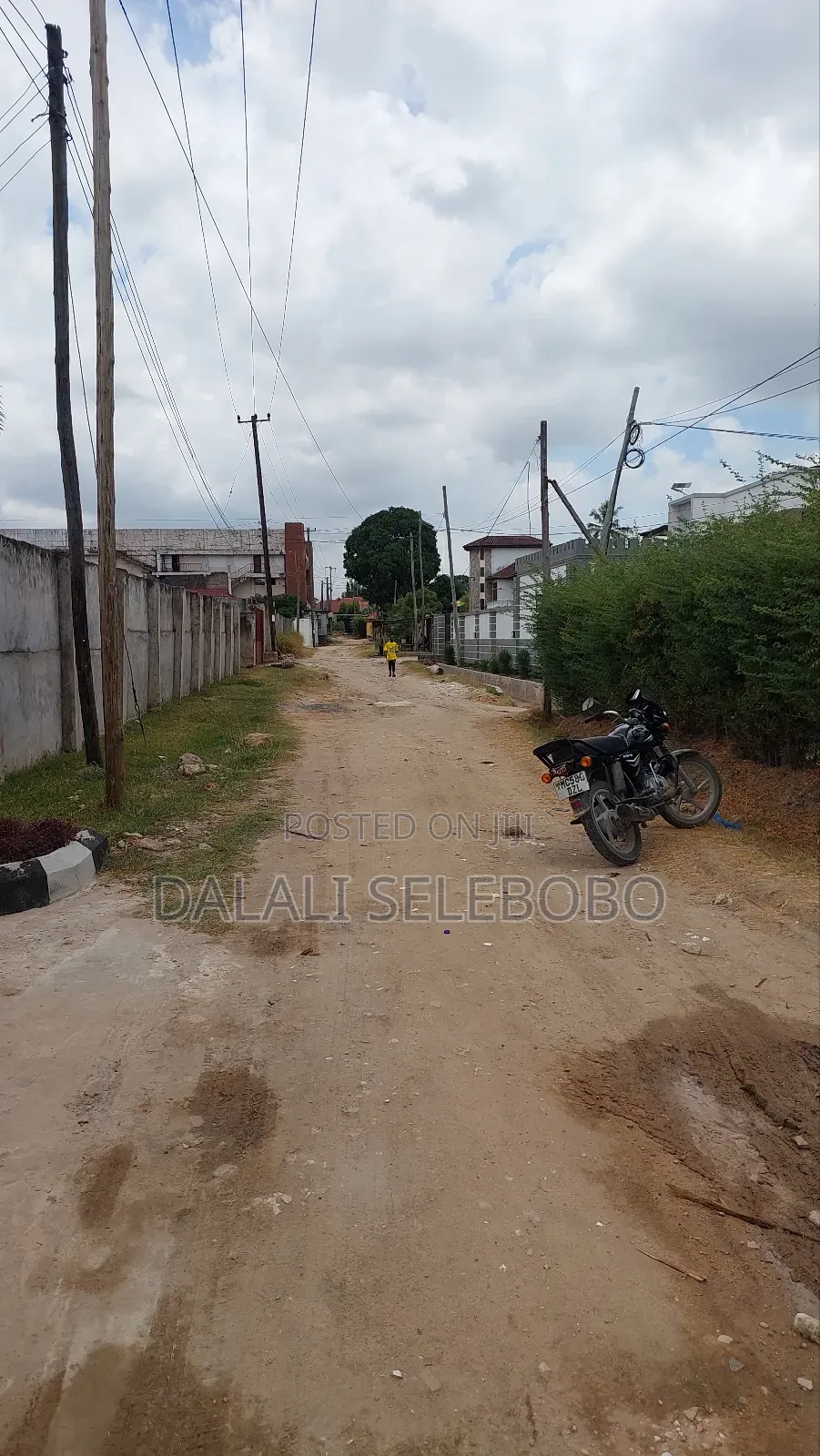 5bdrm Bungalow in Mbez Beach Makonde for sale