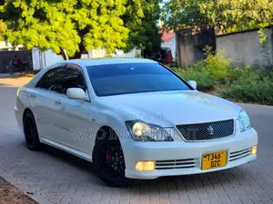 Toyota Crown Royale 2005 White