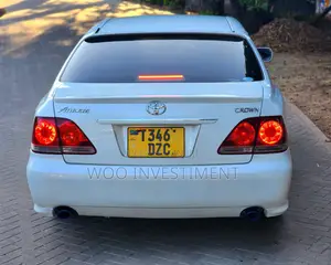 Toyota Crown Royale 2005 White