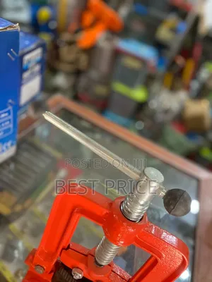 Pipe Bench Vice 2"