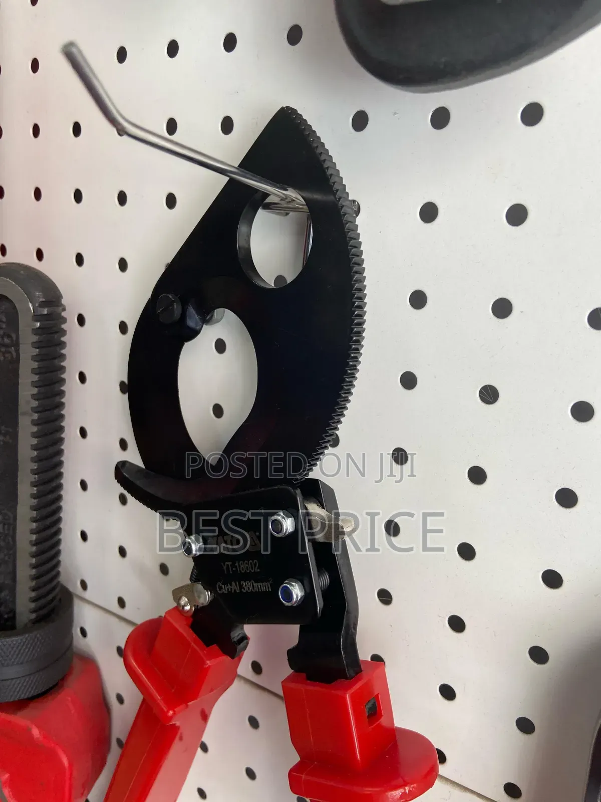 Hand Ratcheting Cable Cutter Yt-18602