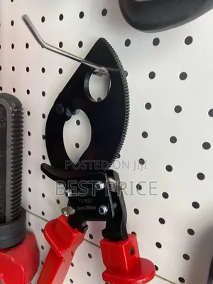 Hand Ratcheting Cable Cutter Yt-18602