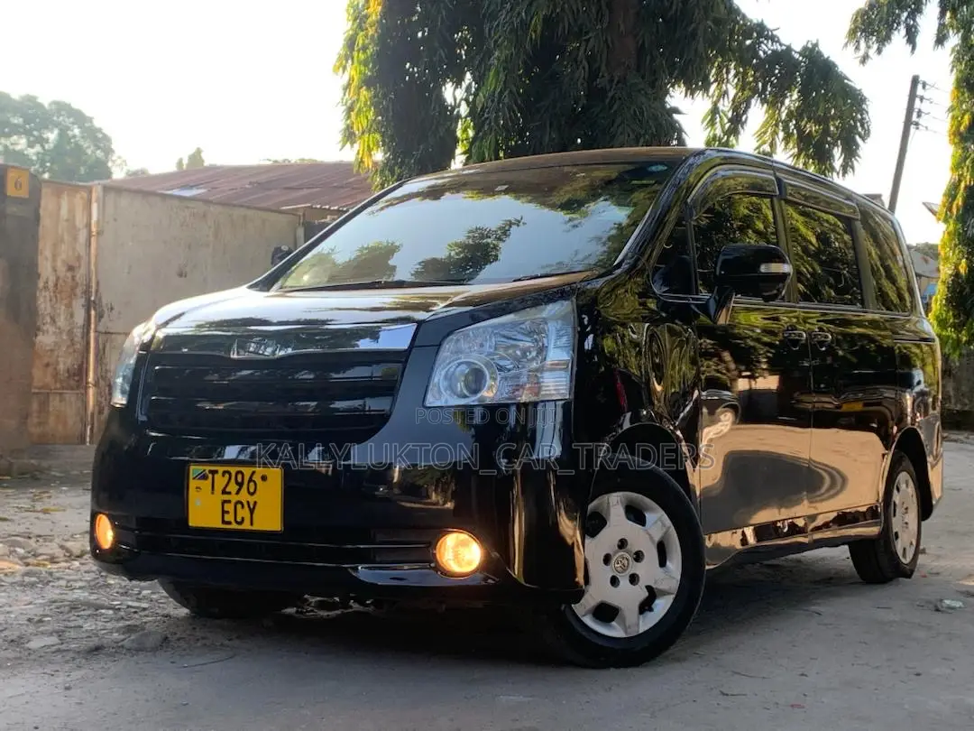 Toyota Noah 2008 Black