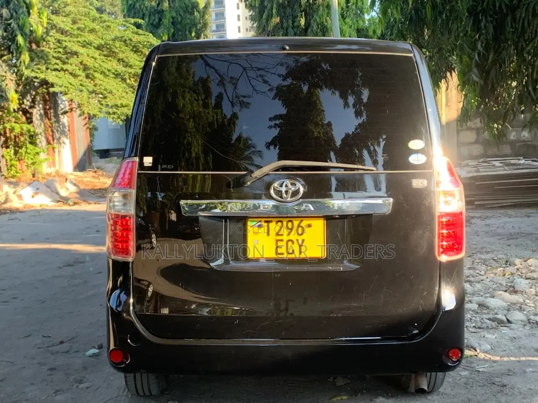 Toyota Noah 2008 Black