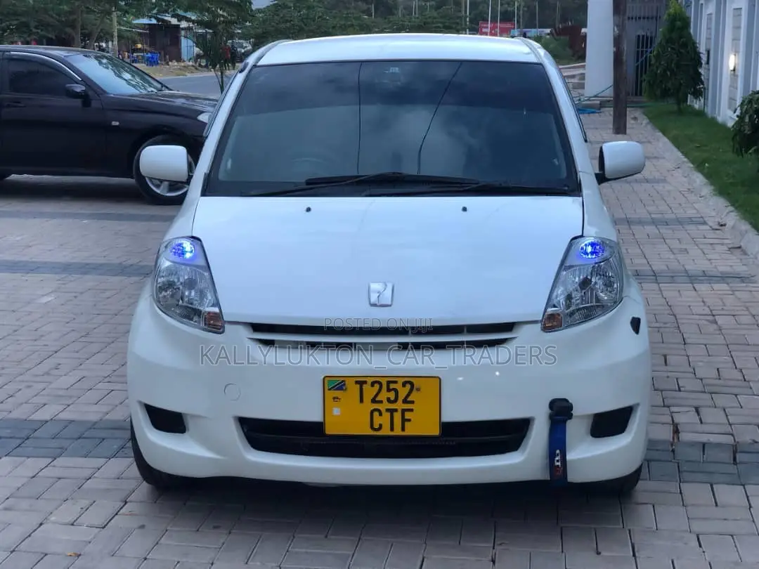 Toyota Passo 2005 White
