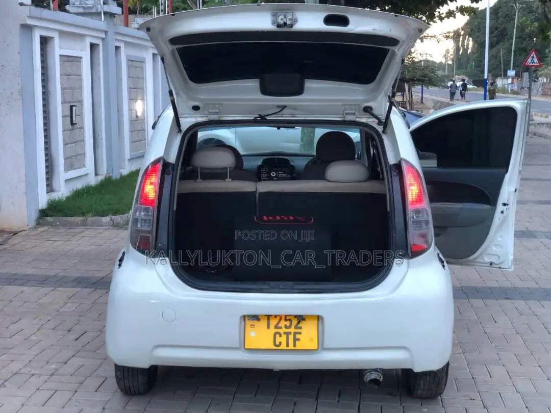 Toyota Passo 2005 White