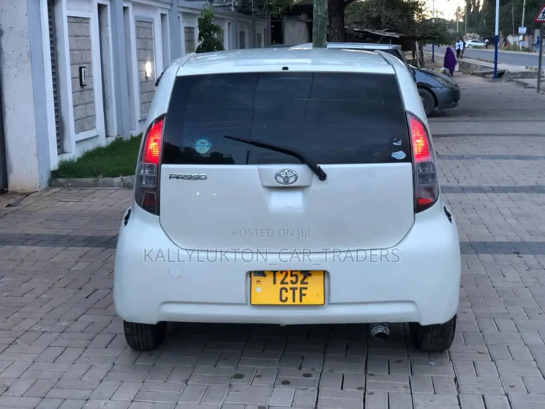 Toyota Passo 2005 White