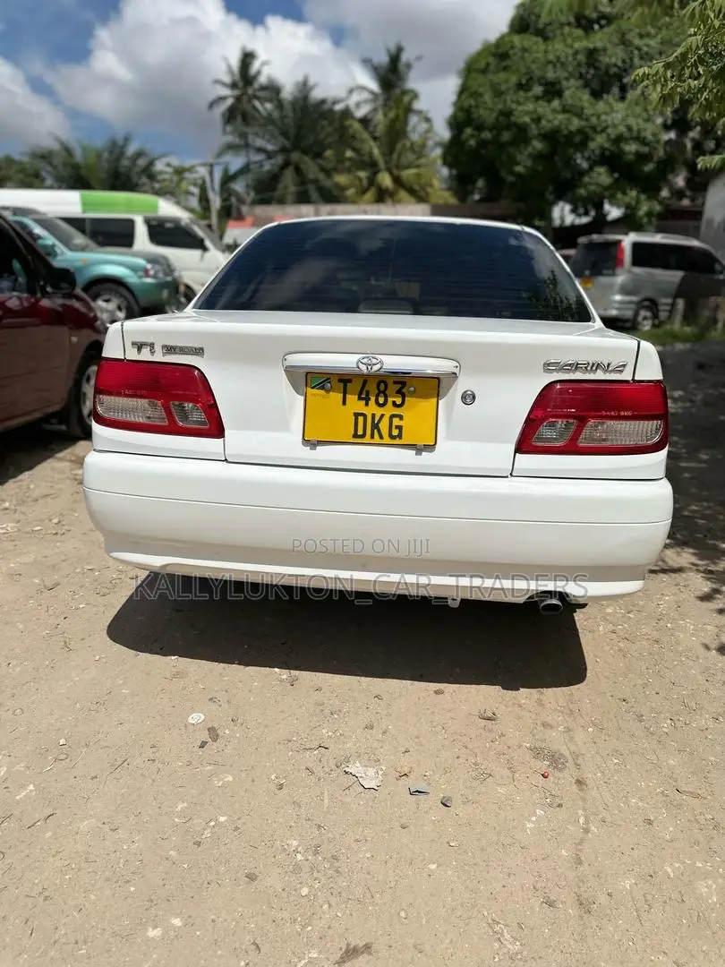 Toyota Carina 2000 White
