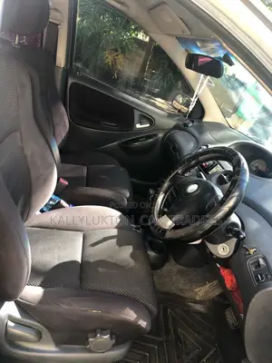 Toyota Carina 2000 White