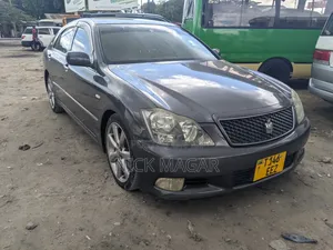 Toyota Crown 2006 Gray