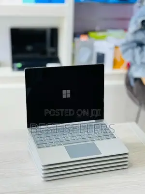 New Laptop Microsoft Surface Go 8GB Intel Core I5 SSD 256GB