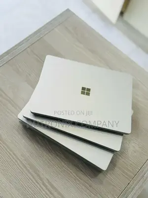 New Laptop Microsoft Surface Go 8GB Intel Core I5 SSD 256GB