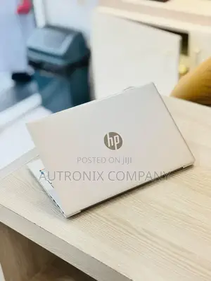 New Laptop HP Pavilion 14 8GB Intel Core I5 SSD 256GB
