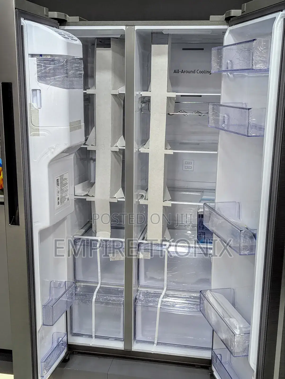 Samsung 617litre Side by Side Refrigerator (Rs64r5111m9)