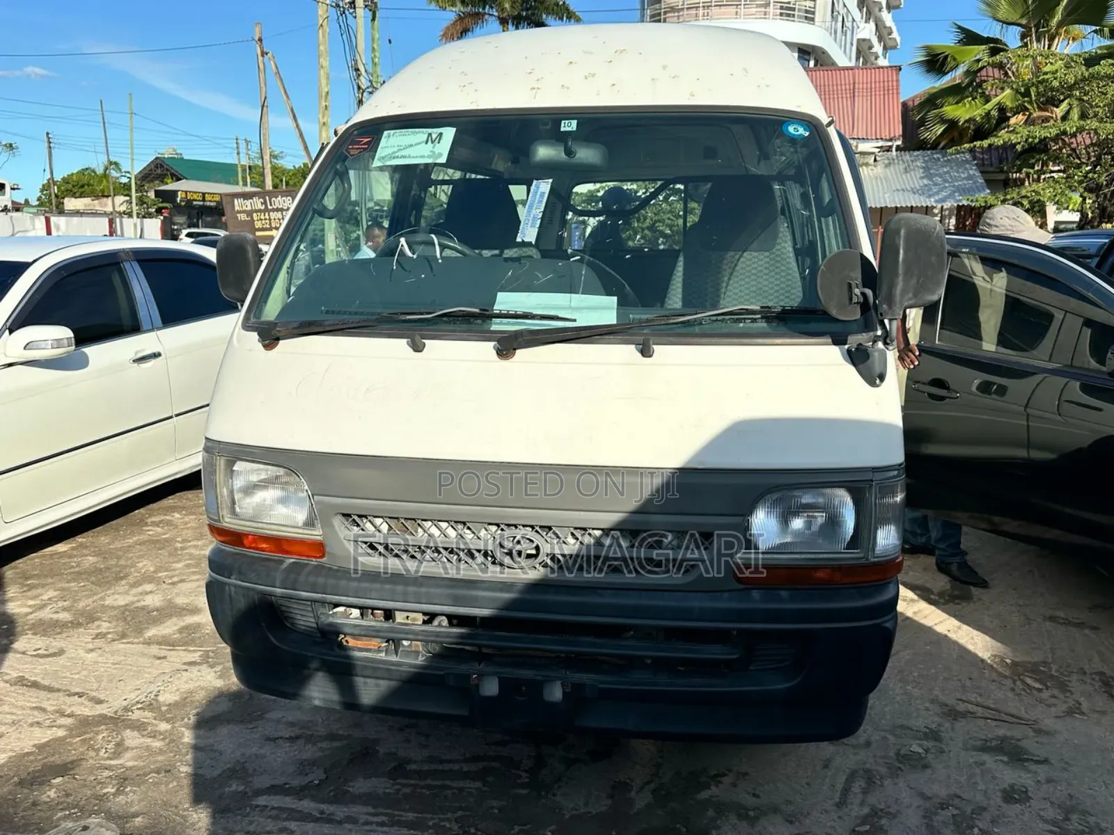Toyota HiAce 2002 White