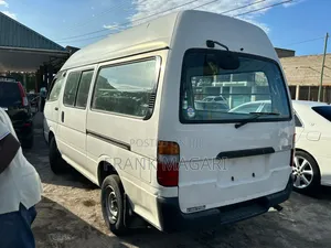 Toyota HiAce 2002 White