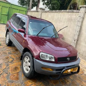Toyota RAV4 1995 Red