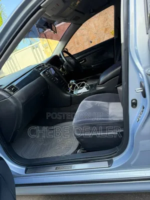 Toyota Crown 2004 Off white