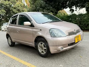Toyota Vitz 2004 Pink