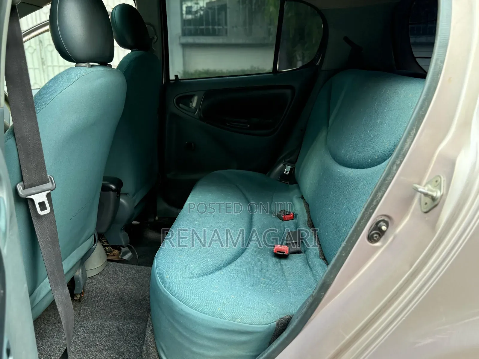 Toyota Vitz 2004 Pink