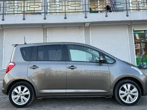 Toyota Ractis 1.5 AWD 2007 Gray