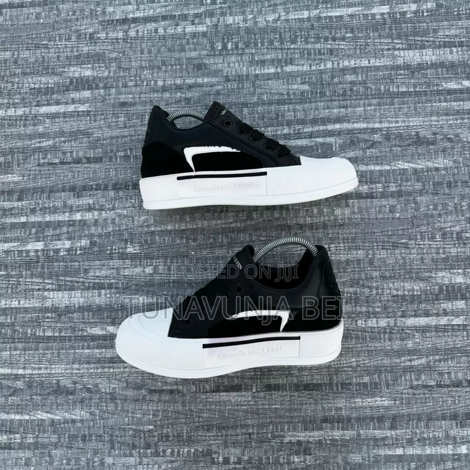 Suede Alexander Maqueen