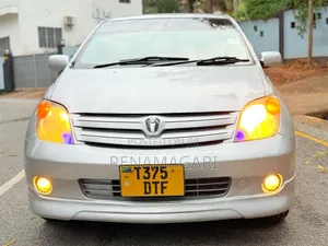 Toyota IST 2006 Silver