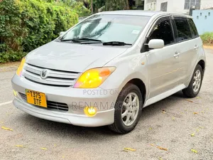 Toyota IST 2006 Silver