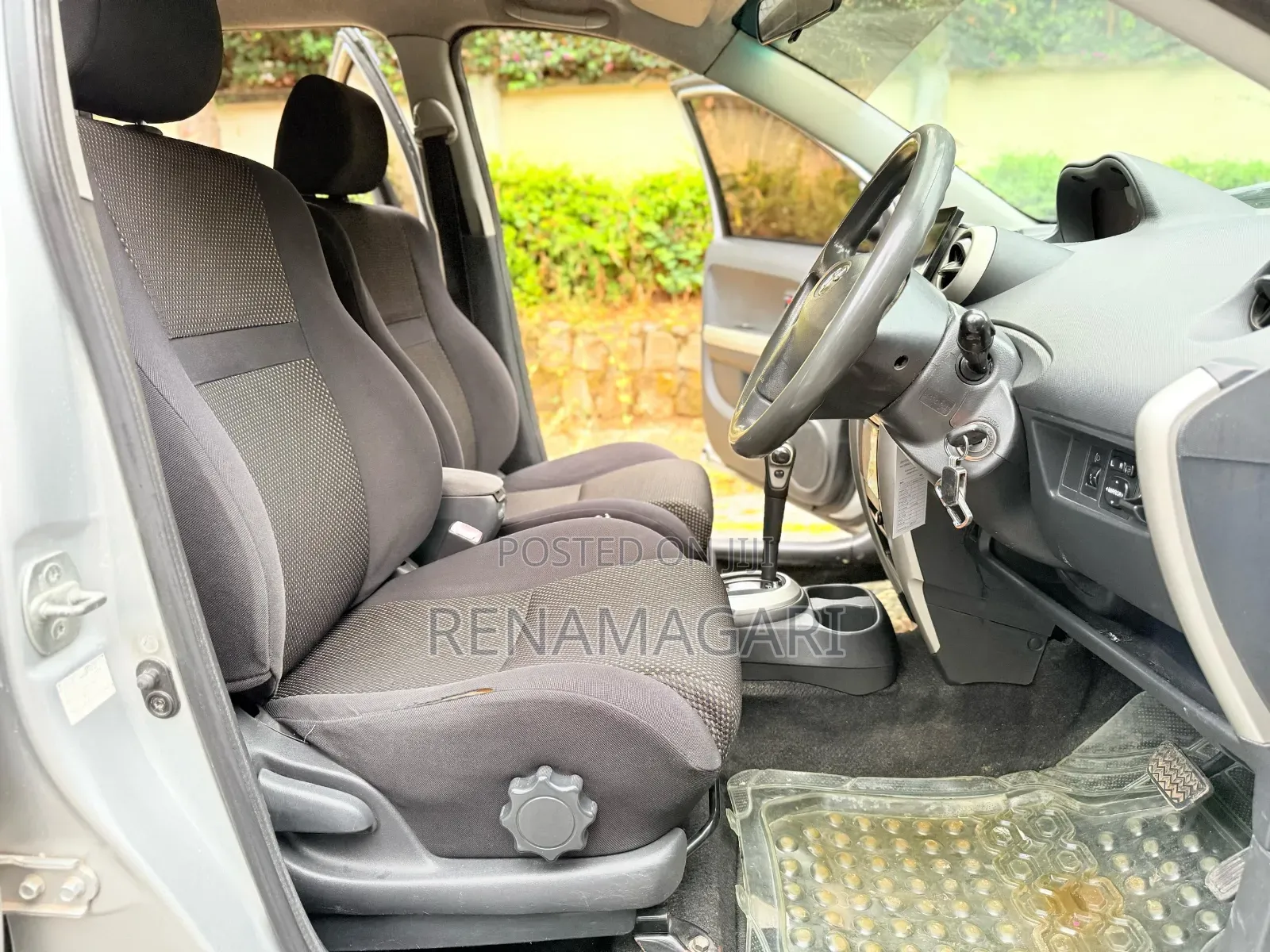 Toyota IST 2006 Silver