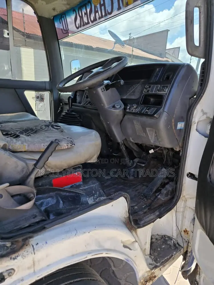 Nissan Civilian 2003 White
