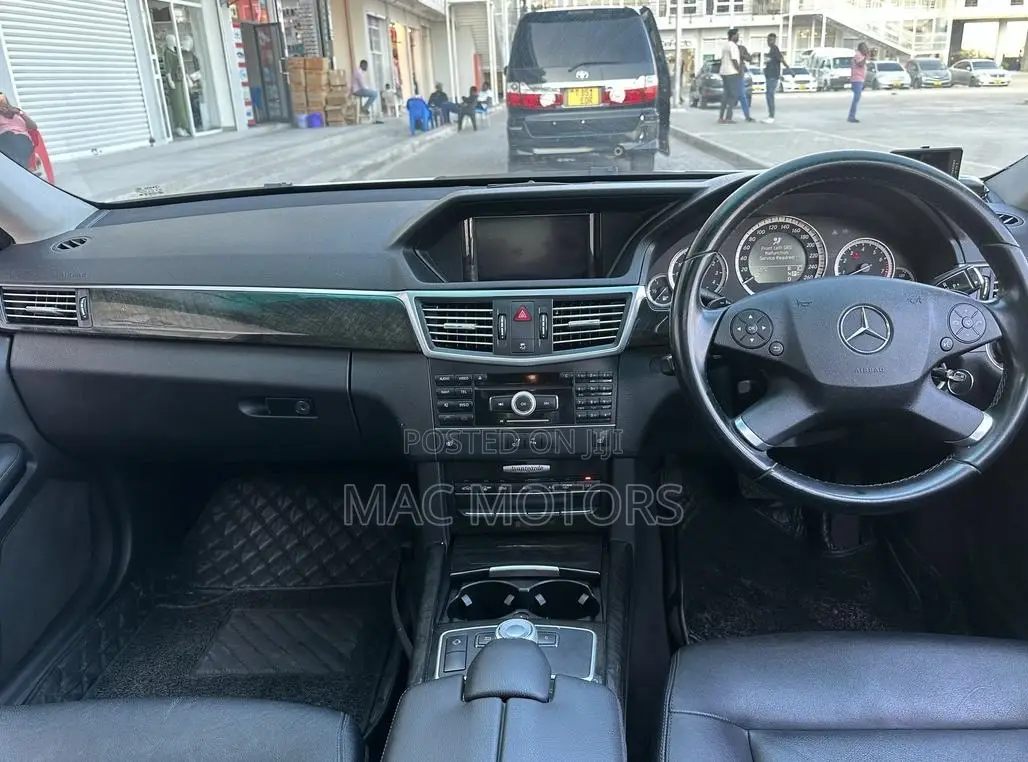 Mercedes-Benz E300 2010 Silver