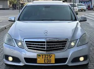 Mercedes-Benz E300 2010 Silver
