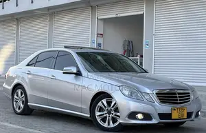 Mercedes-Benz E300 2010 Silver