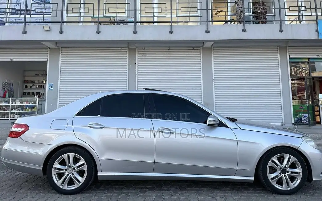 Mercedes-Benz E300 2010 Silver