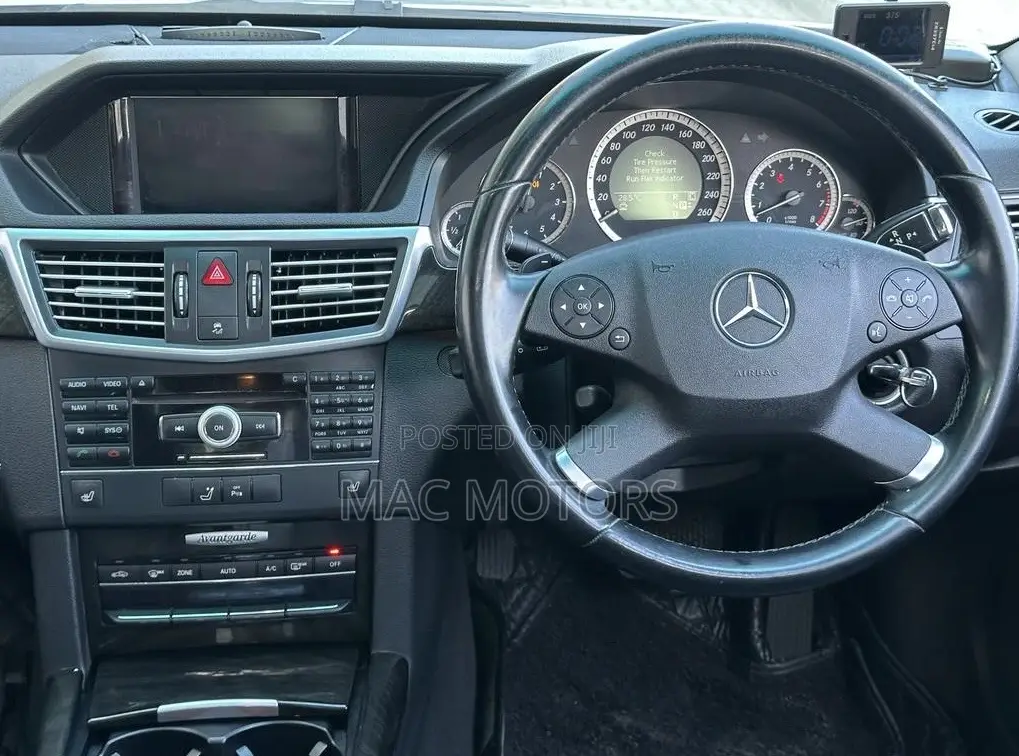 Mercedes-Benz E300 2010 Silver