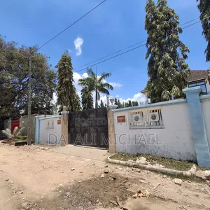 5bdrm House in Mikocheni for sale