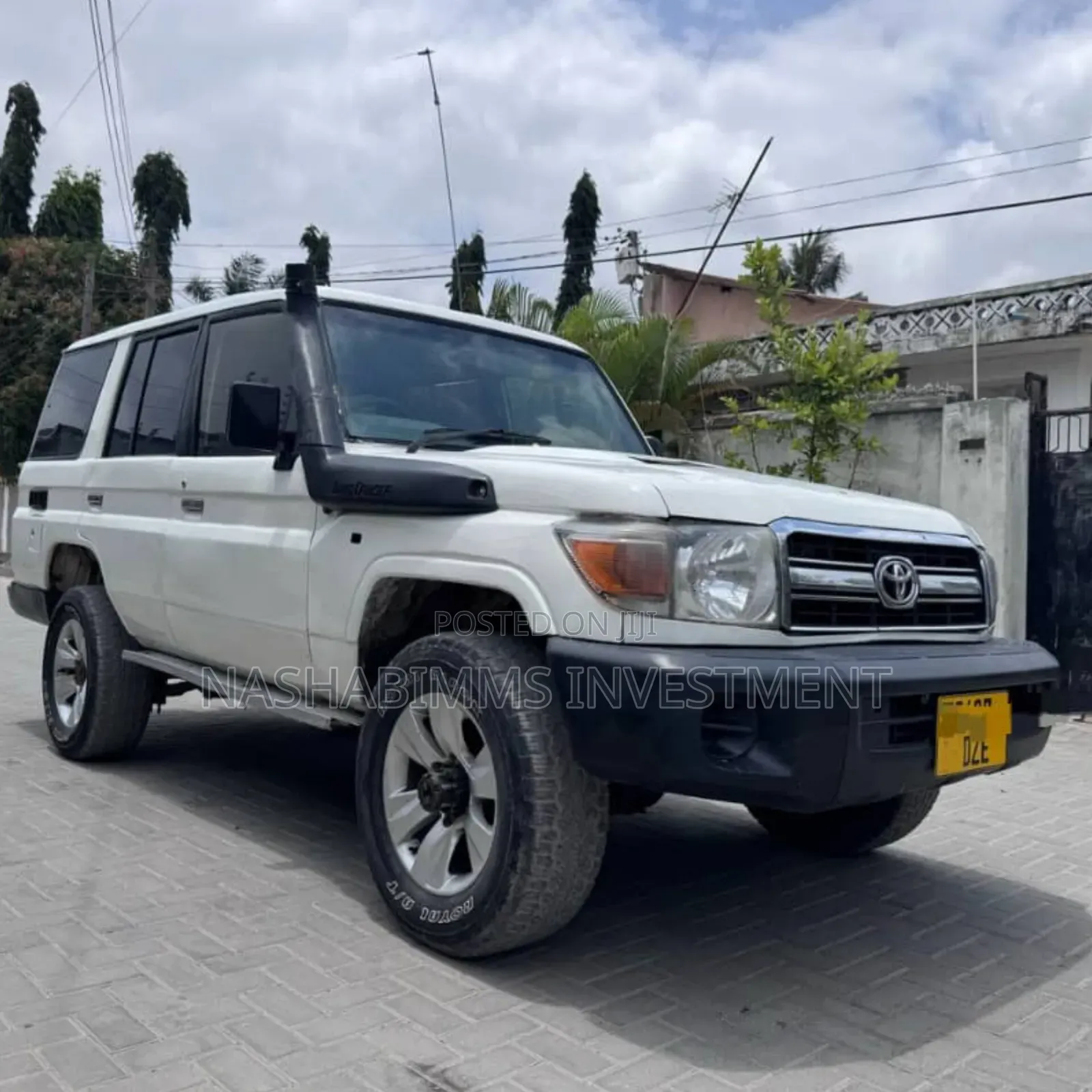 Toyota Land Cruiser 2005 White