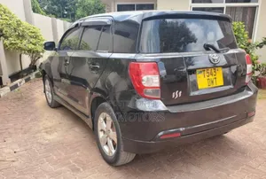 Toyota IST 2010 Gray