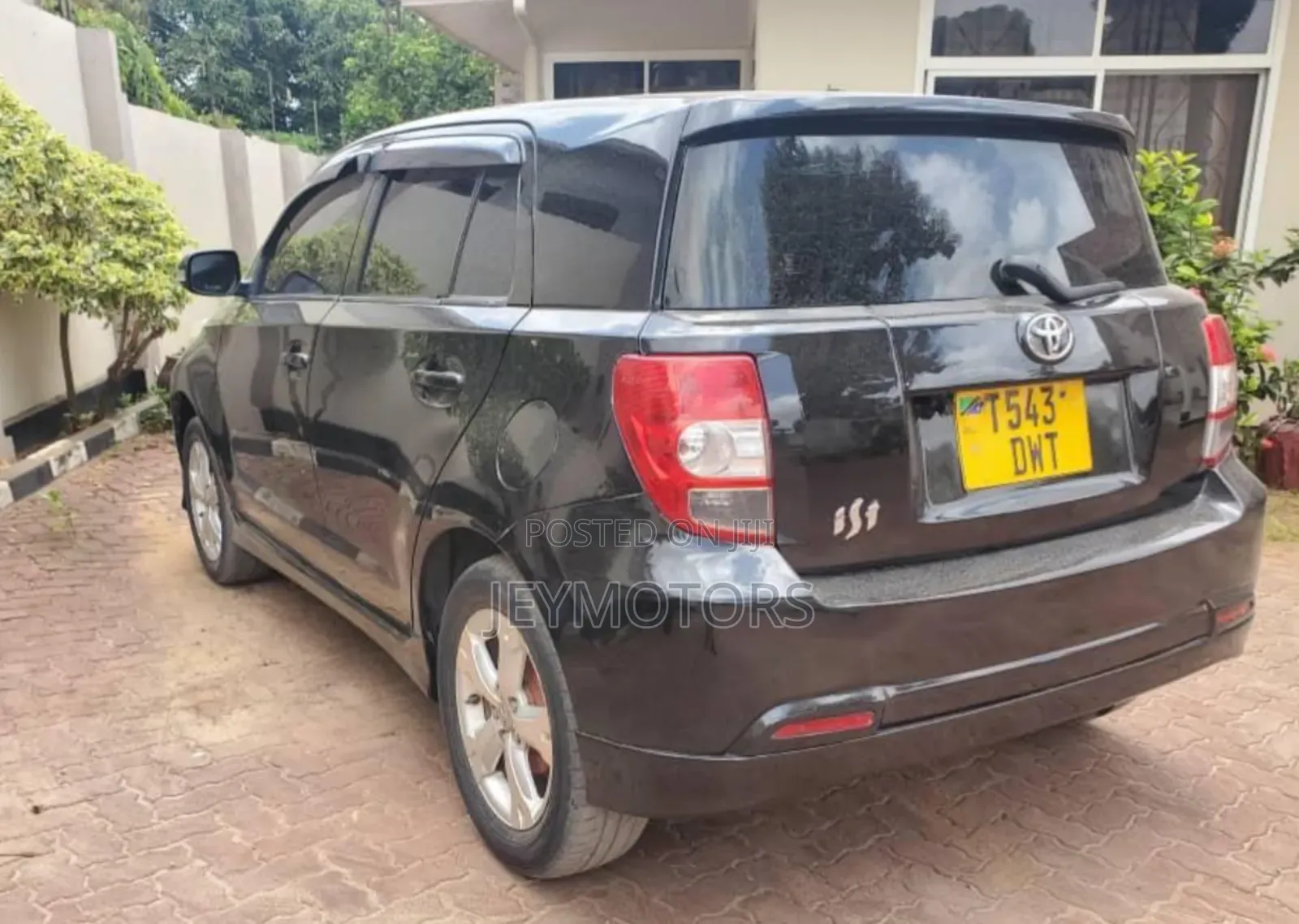 Toyota IST 2010 Gray