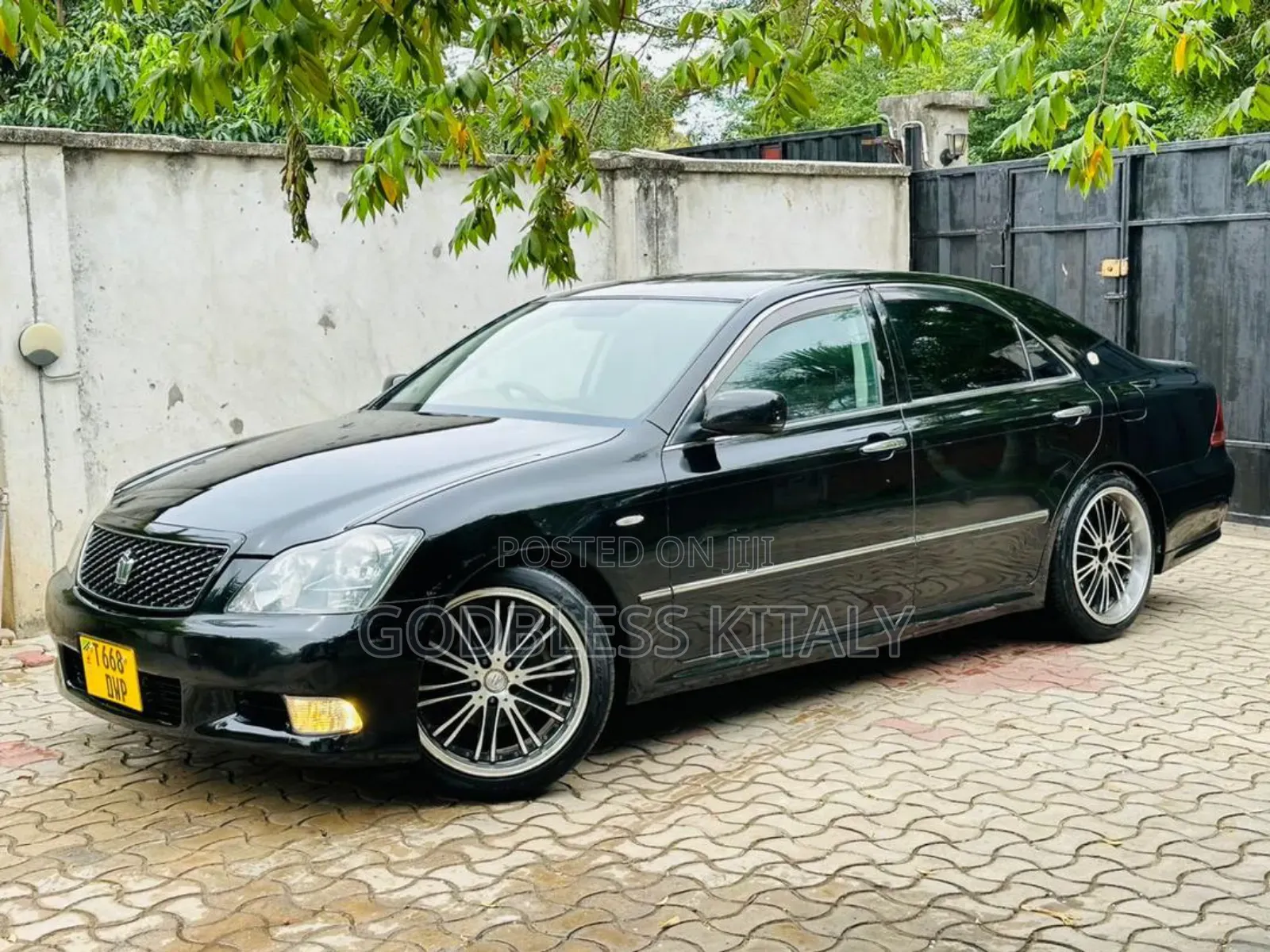 Toyota Crown 2006 Black