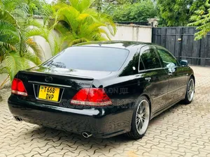 Toyota Crown 2006 Black